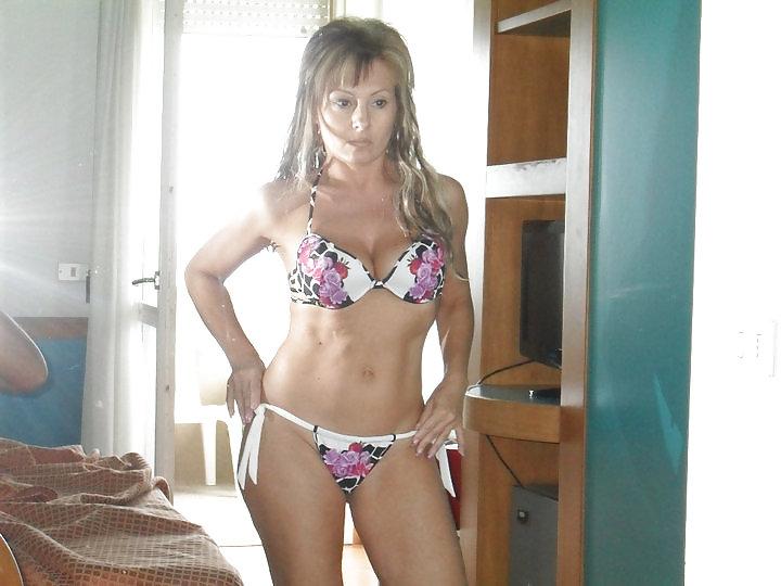 13P Incrontro con Milf per week al mare