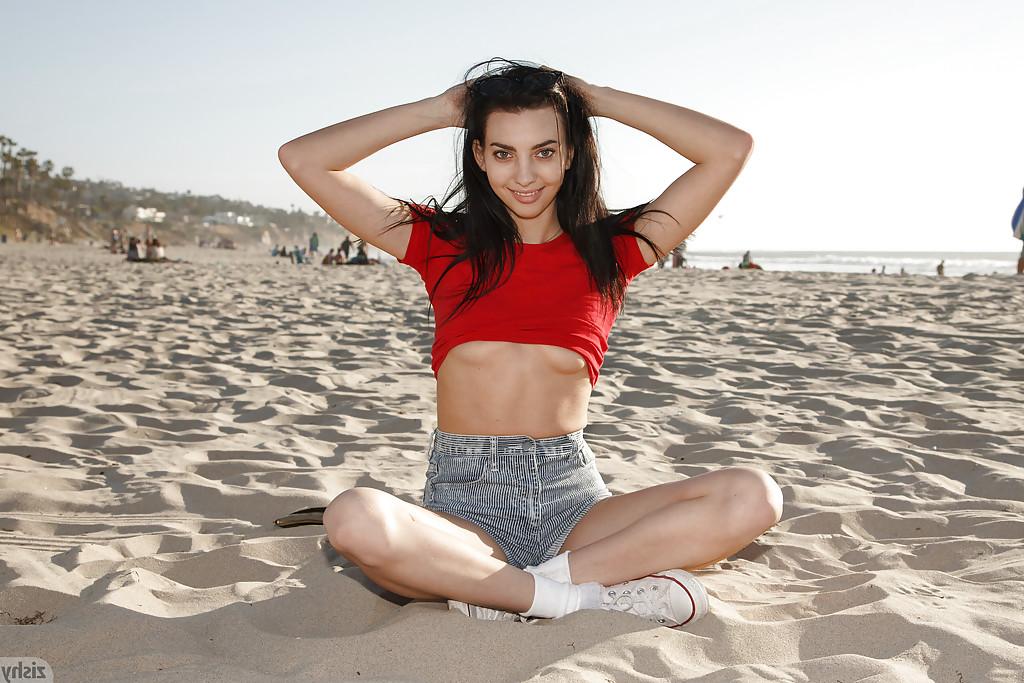12P Beautiful brunette amateur Araya Acosta walking around in shorts