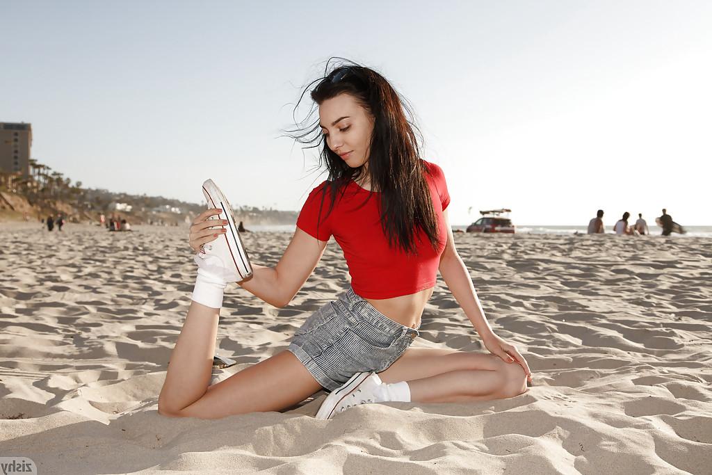 12P Beautiful brunette amateur Araya Acosta walking around in shorts