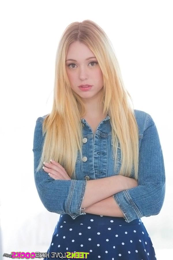 16P Blonde teen Lucy Tyler is demonstrating her shaved pussy and tight ass