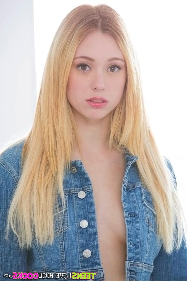 16P Blonde teen Lucy Tyler is demonstrating her shaved pussy and tight ass