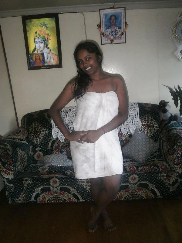 9P Desi girls