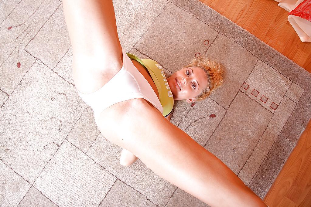 16P Flexible teen cutie Sharon strips and rams a huge toy in her twat