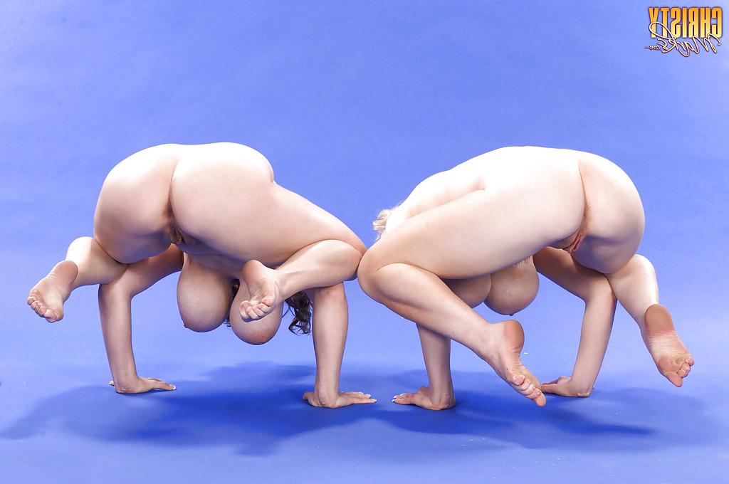 16P Leggy dykes Christy Marks and gf flaunt huge juggs with legs behind head