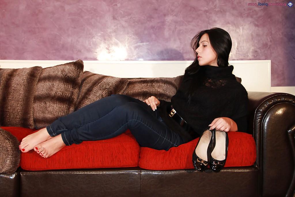 16P Lovely girl Petra likes to show her sexy feet in her skinny jeans