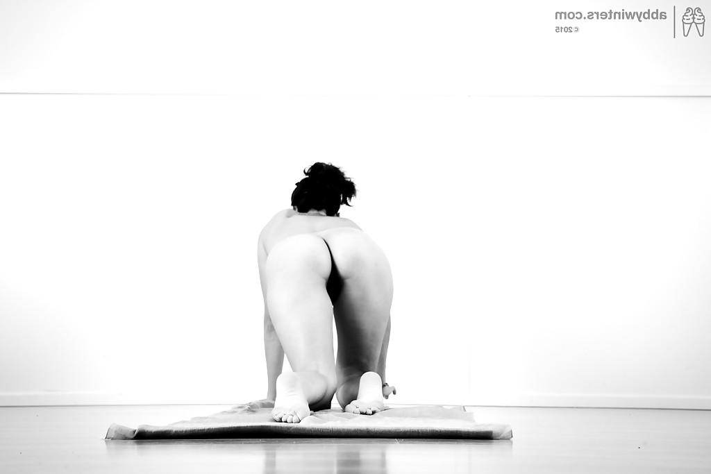 16P Gorgeous brunette amateur babe Anjali doing some naked yoga