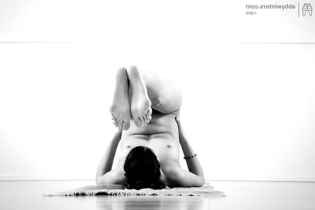 16P Gorgeous brunette amateur babe Anjali doing some naked yoga