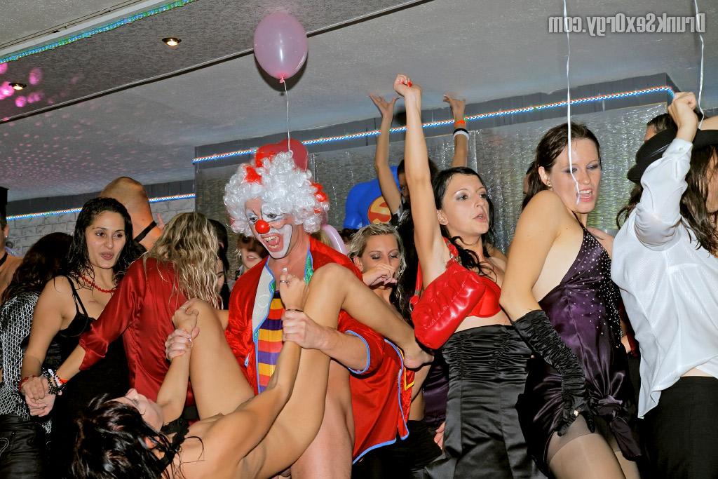 16P Lascivious party chicks making out and fucking with male strippers