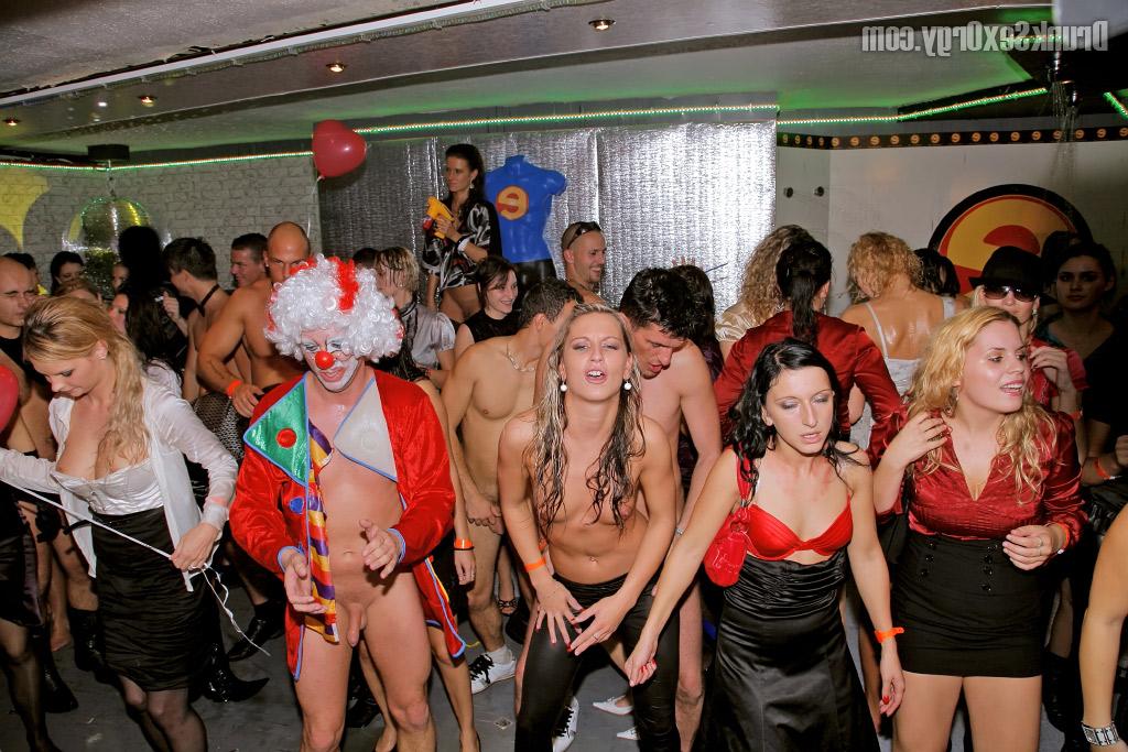 16P Lascivious party chicks making out and fucking with male strippers