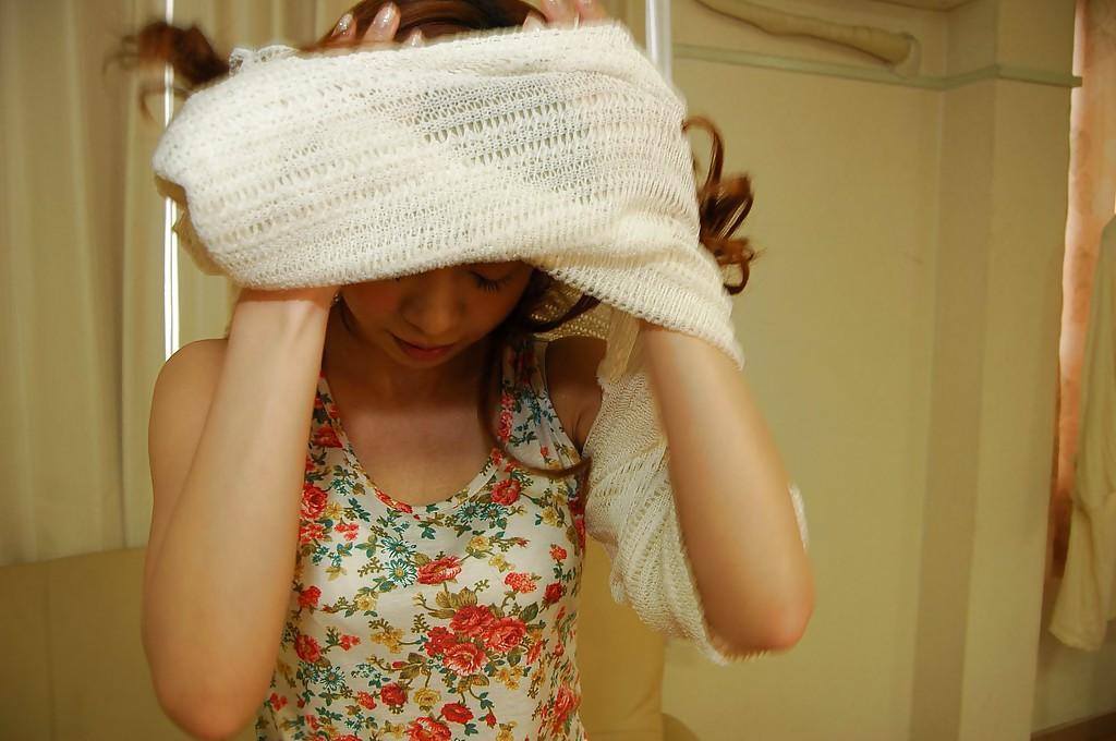 16P Frisky asian teen Chihiro Ozawa getting naked and spreading her pussy lis