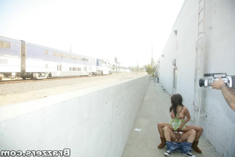 16P Dirty Latina babe Renae Cruz with tight boobs is ass fucking outdoor