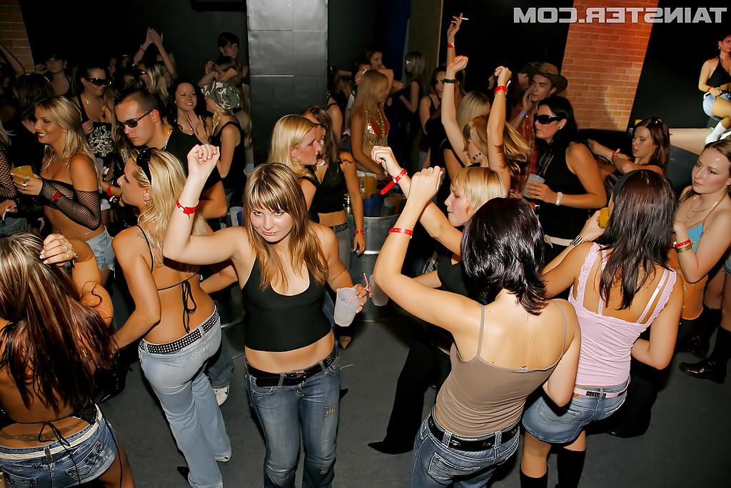 16P Cock starving european sluts going down at the drunk sex party