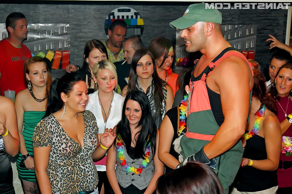 16P Stunning amateurs getting fucked hardcore by malestrippers at the party