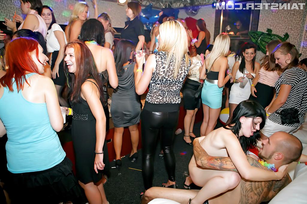 16P Stunning amateurs getting fucked hardcore by malestrippers at the party