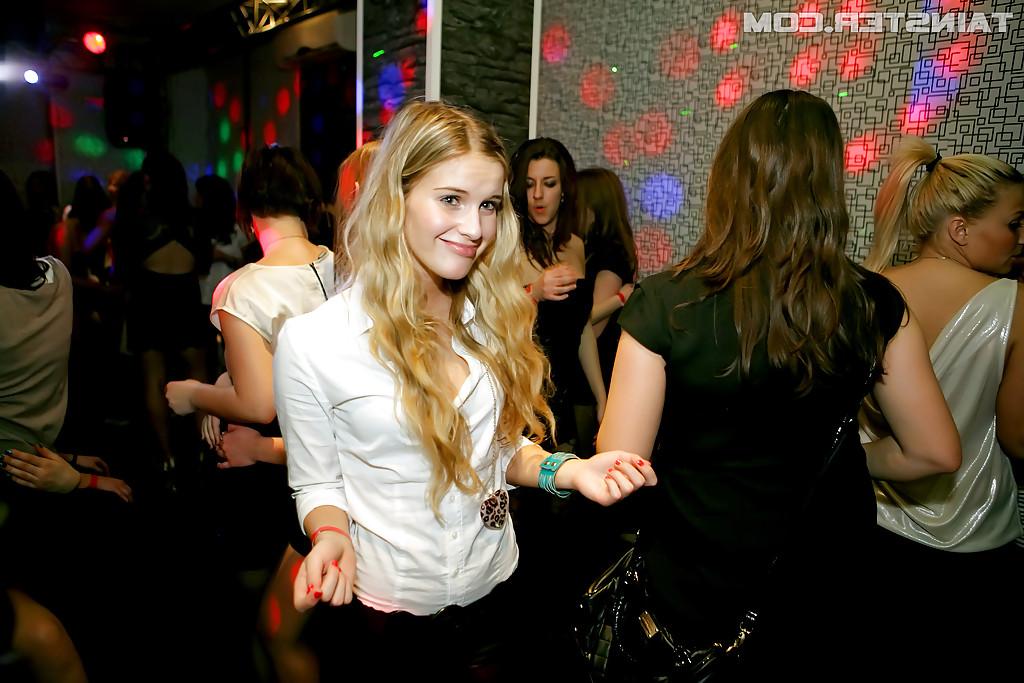 16P Desirable amateurs with seductive bodies enjoy a groupsex party