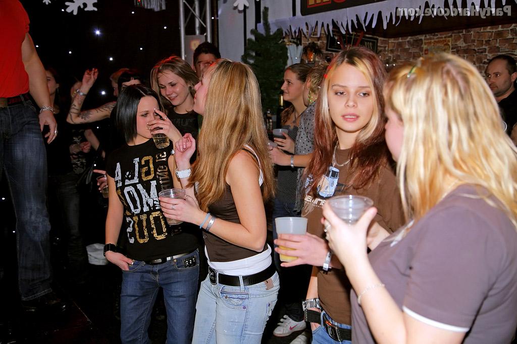 16P Salacious amateur chicks get banged hardcore at the sex party