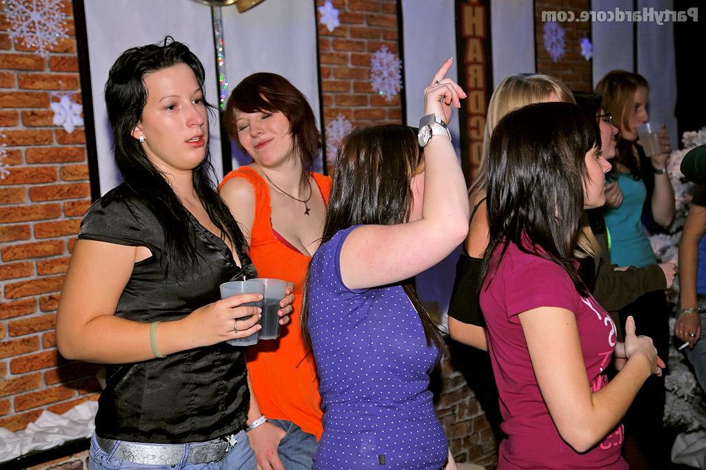 16P Salacious amateur chicks get banged hardcore at the sex party