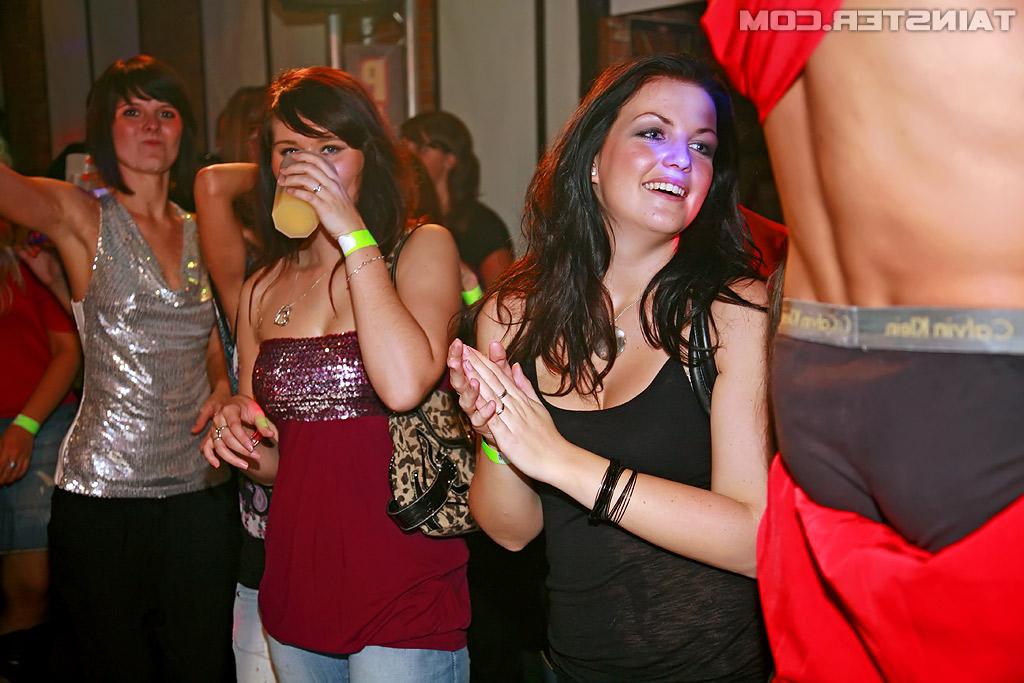16P Lascivious amateur chicks going crazy at the hardcore sex party