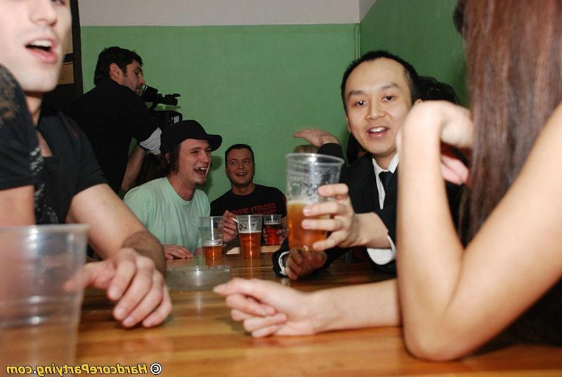 16P Lascivious MILFs have a fervent groupsex at the drunk party