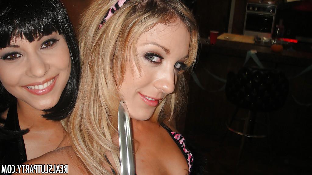 16P Lusty teen babes Cindy and Amy have groupsex at a wild party