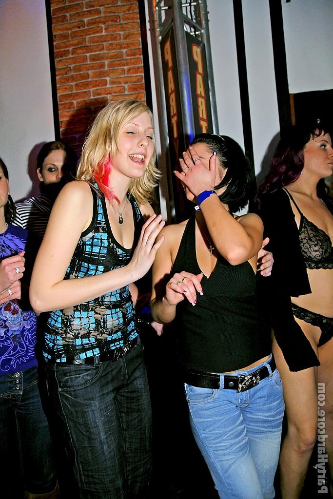 16P Jizz starving amateur chicks receive cumshots after drunk orgy in the club