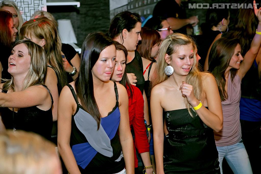 16P Cock-hungry amateurs going wild and dirty at the crazy party