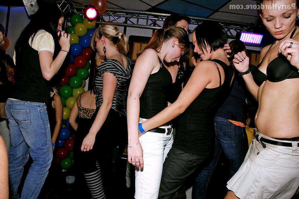 16P Petite amateur gals spend some good time at the drunk party