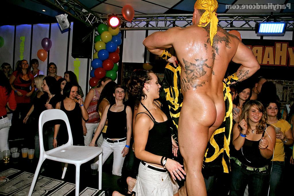 16P Petite amateur gals spend some good time at the drunk party