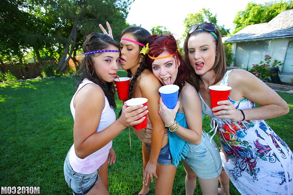 16P Teen babes Jessie and Cindy getting naked at the party outdoor