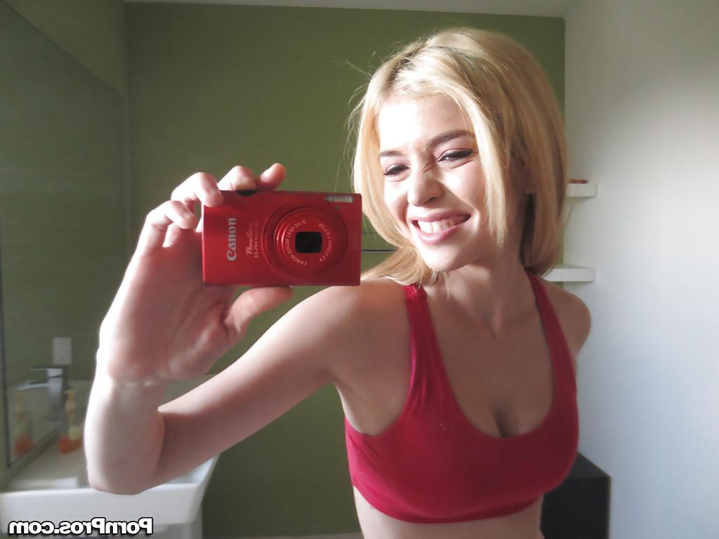 16P Cute blonde babe with nice titties Tiffany showing her skinny body