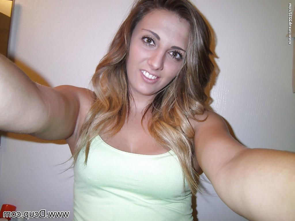 16P With every shot babe Brooke B. takes more daring pics of her body