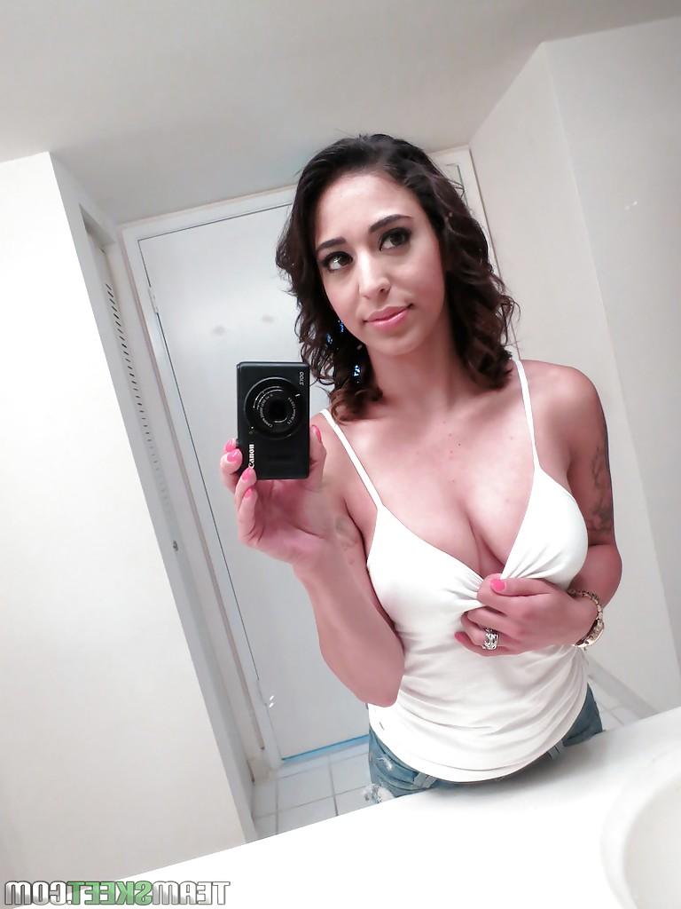 15P Fit brunette babe Penelope Stone is doing amazingly sexy self shots