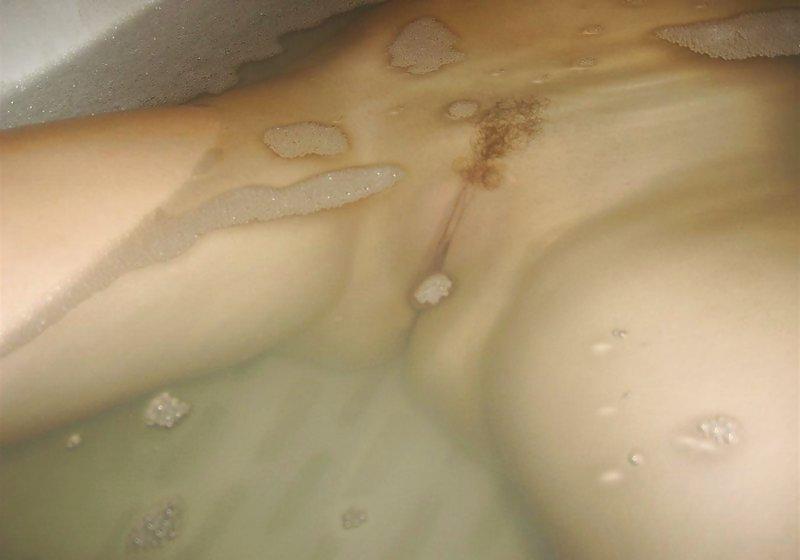 21P Turkish teen masturbates in bathtube - N. C. 