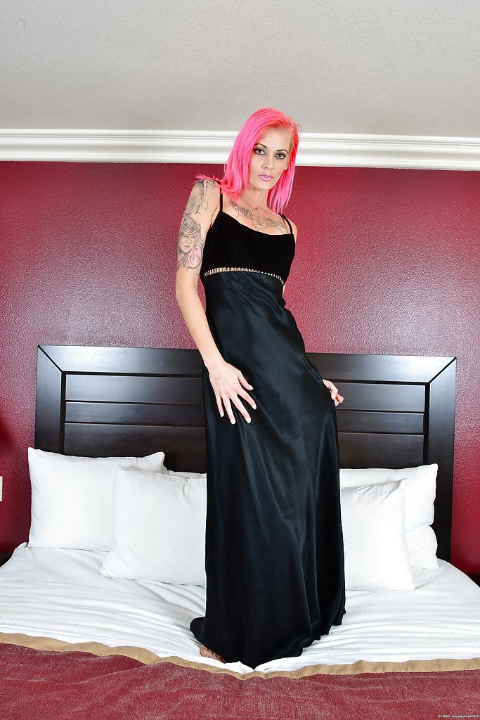 16P Naughty mature model Staci Simpson shows off tight ass and masturbates