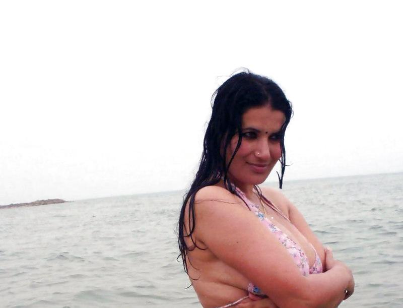 20P Desi tits at Beach