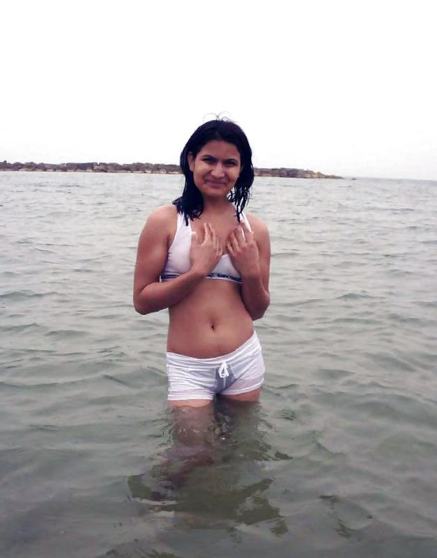 20P Desi tits at Beach