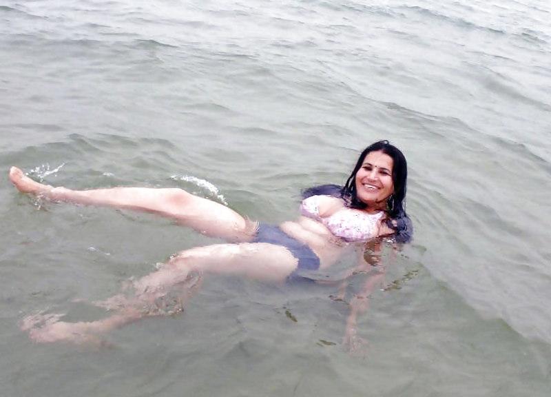 20P Desi tits at Beach
