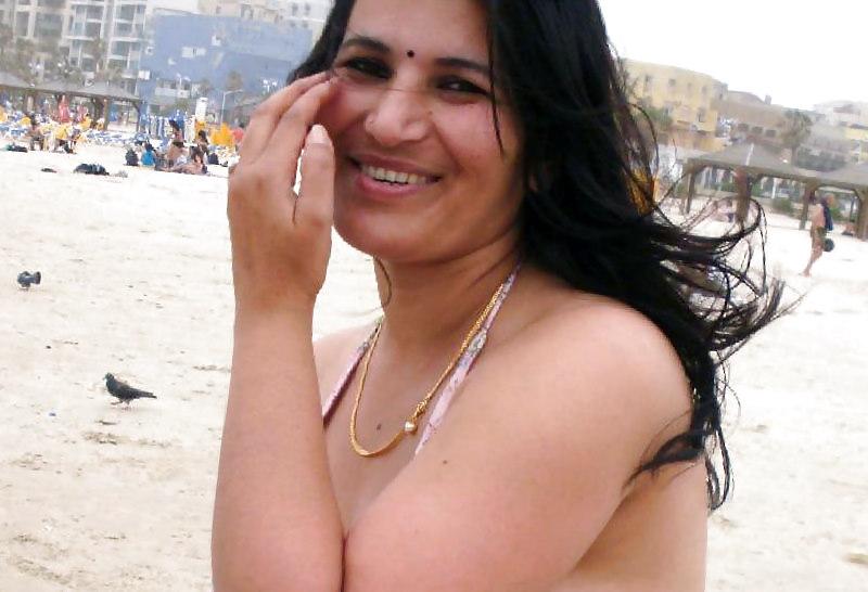 20P Desi tits at Beach