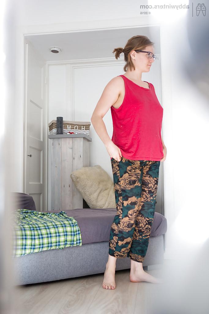 16P Chubby amateur mom Amanda B showing off fat ass while getting dressed