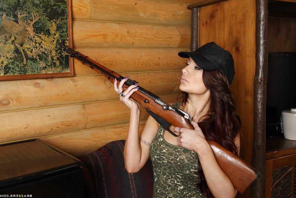 16P Sporty babe with fine boobs Amy Ried fucking in a huntng cabin