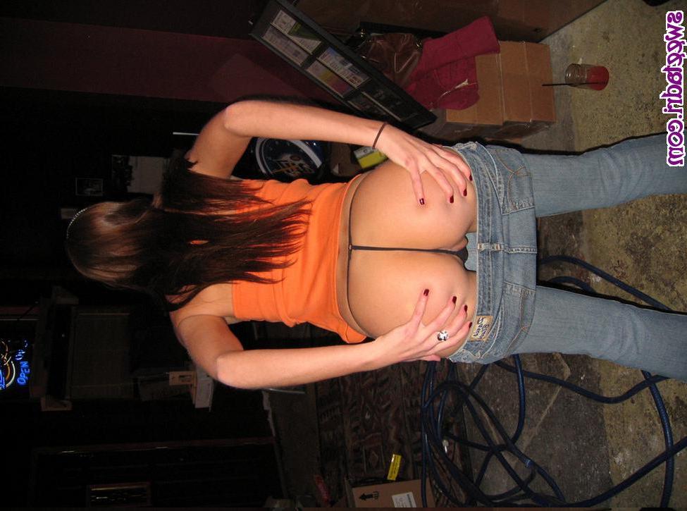 16P Adrienne flashes for beads at mardi gras
