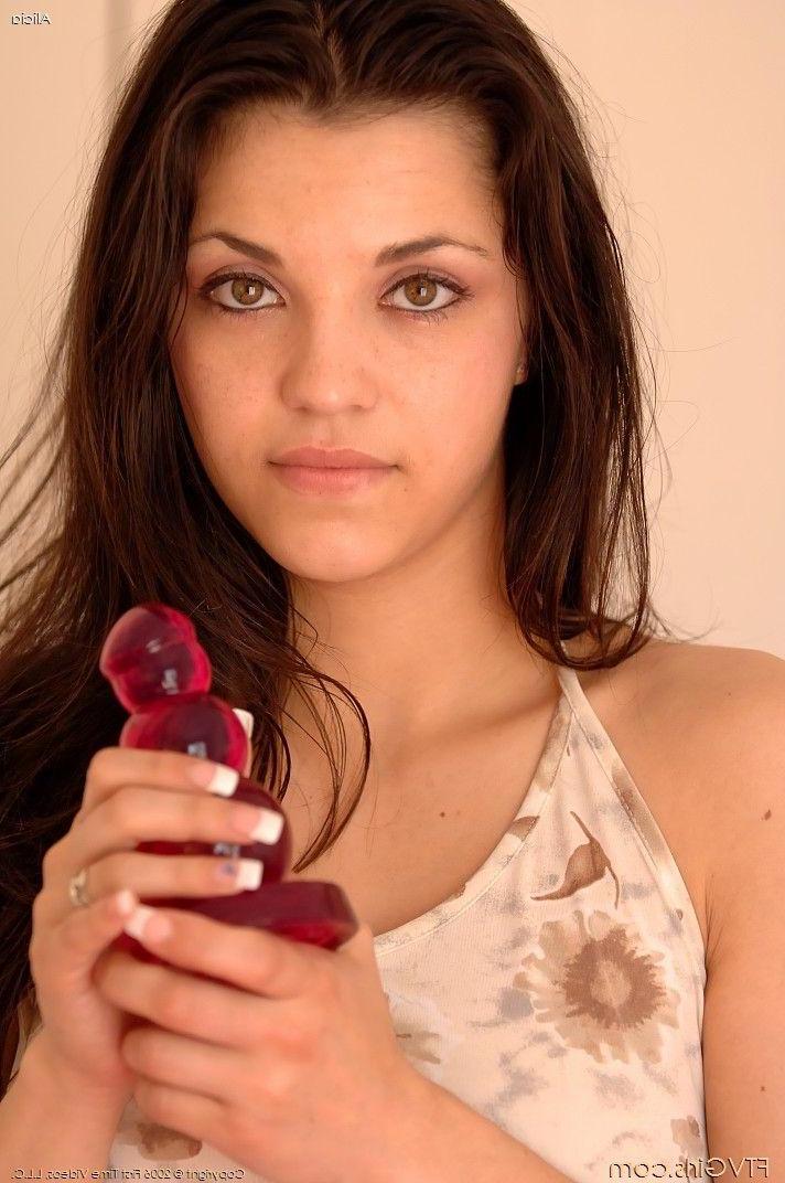 20P Pictures of teen girl Alicia toying her tight wet pussy