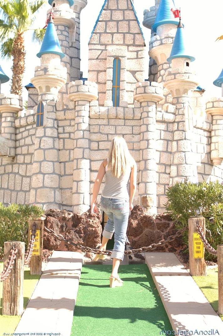 12P Pics of teen girl Alison Angel getting horny at a crazy golf course