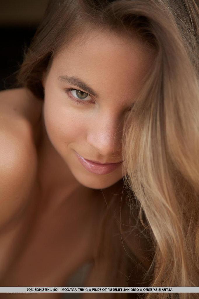 18P Pictures of teen beauty Altea B totally nude and spreading for you
