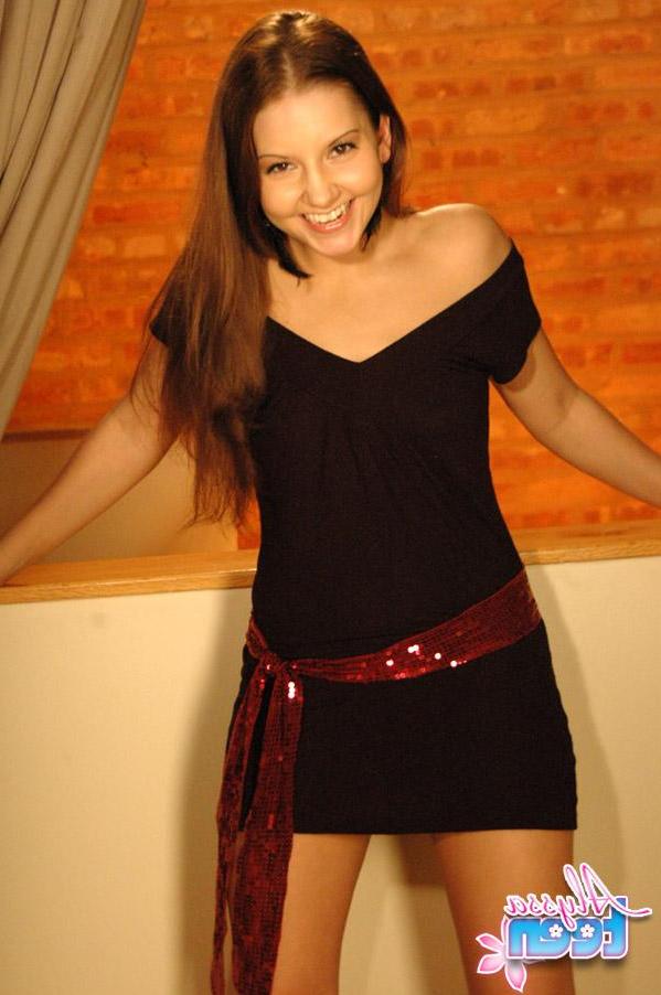 15P Pictures of teen amateur Alyssa Teen getting you hard with her cuteness