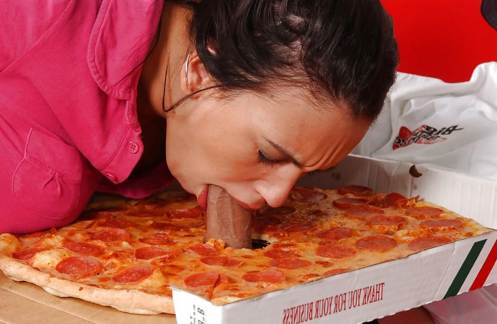 16P Latina slut Megan Jones has a hardcore sex with a well-hung pizza-guy
