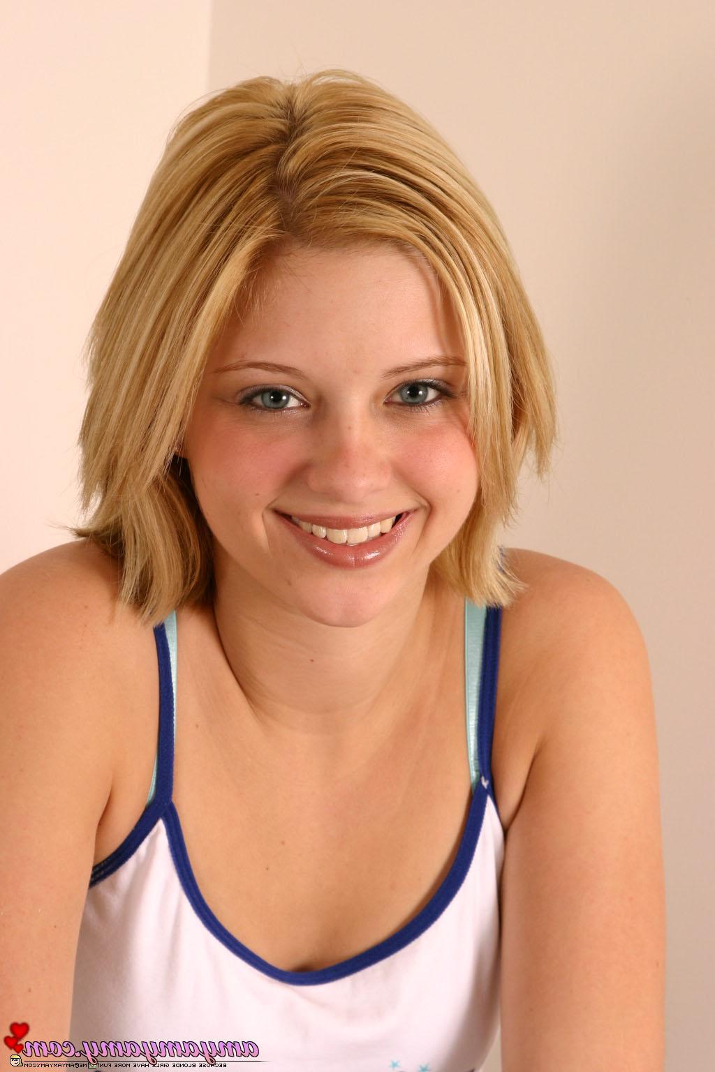 20P Pictures of teen porn girl Amy Amy Amy teasing in her underwear