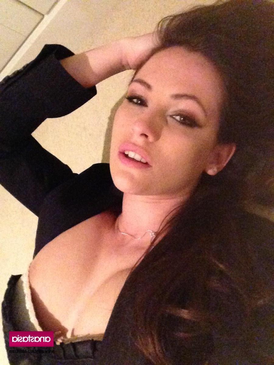 12P Anastasia Harris strips her black lingerie just for you