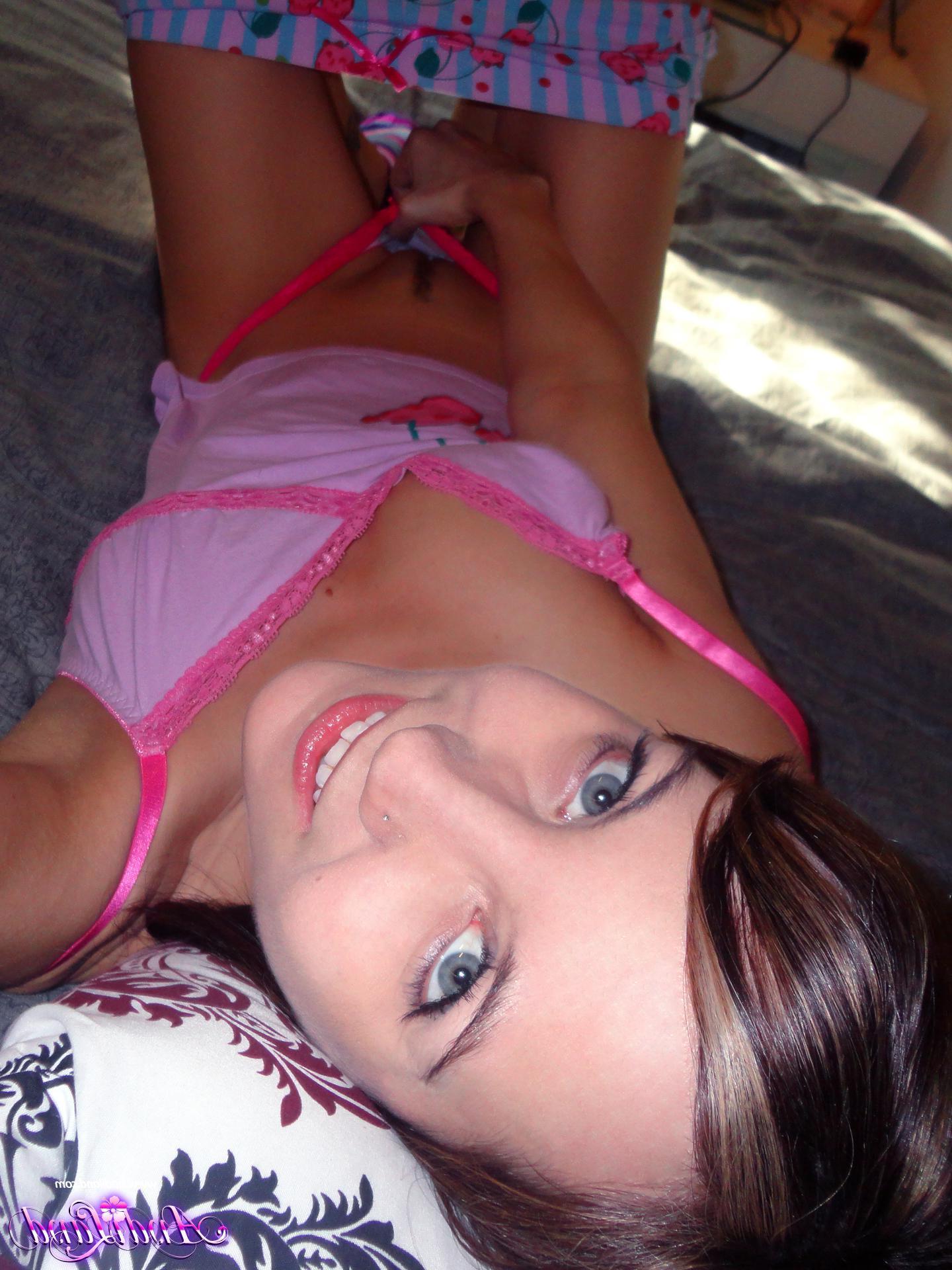 15P Andi Land gives you a special taste of what it would be like to wake up next to her