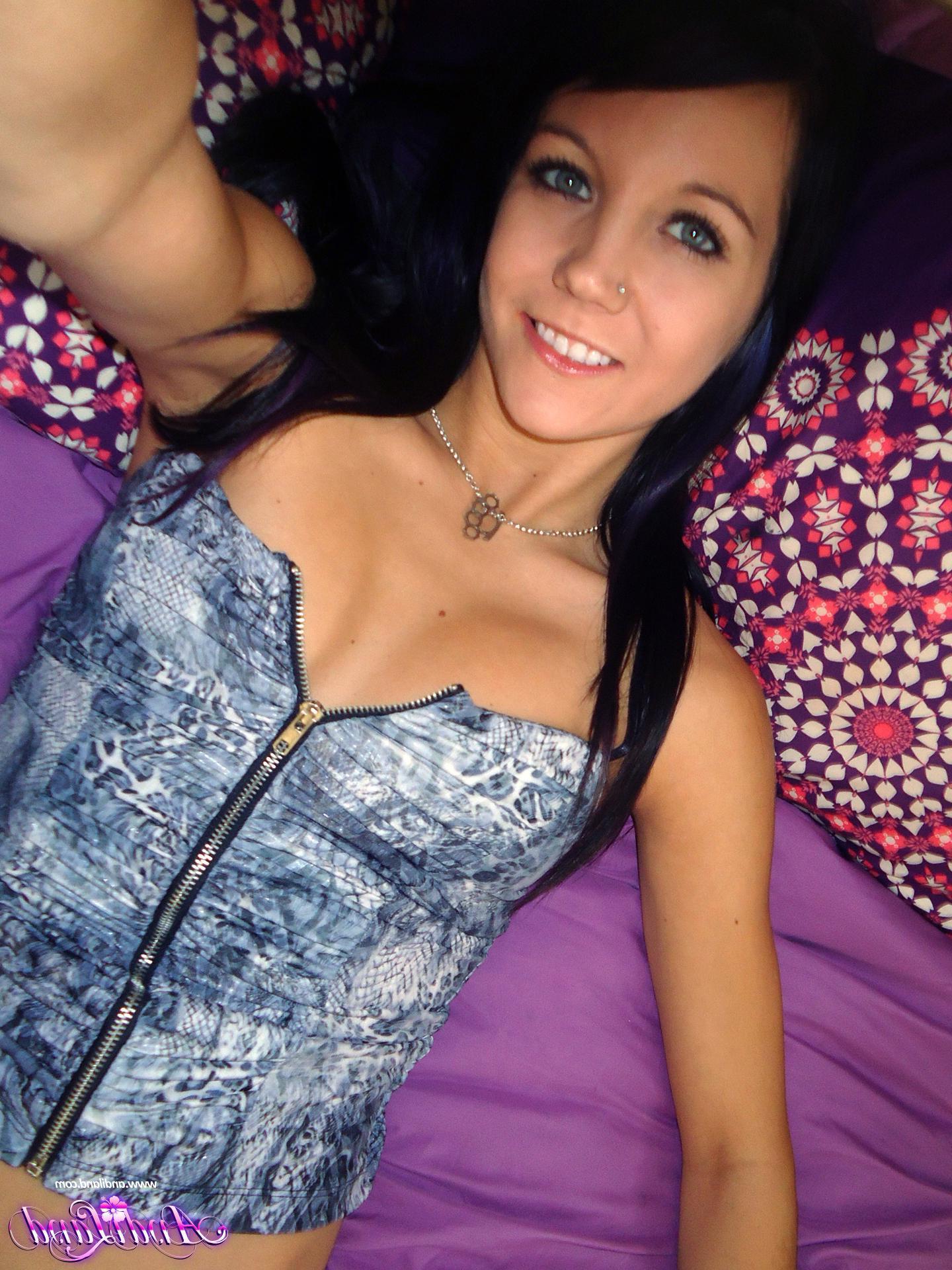 15P Andi Land takes some hot pics of her sexy body just for you